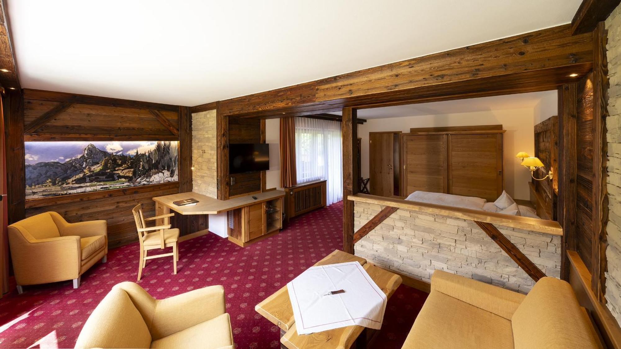 Suite with Mountain View,1681178256:JPEG